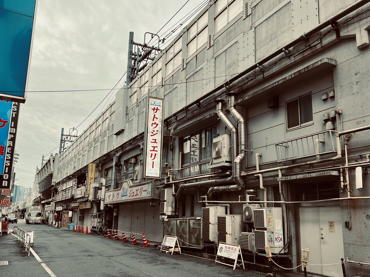 Tokyo is seriously making me want to get into photography! 📸
(Spontaneous iPhone shots)