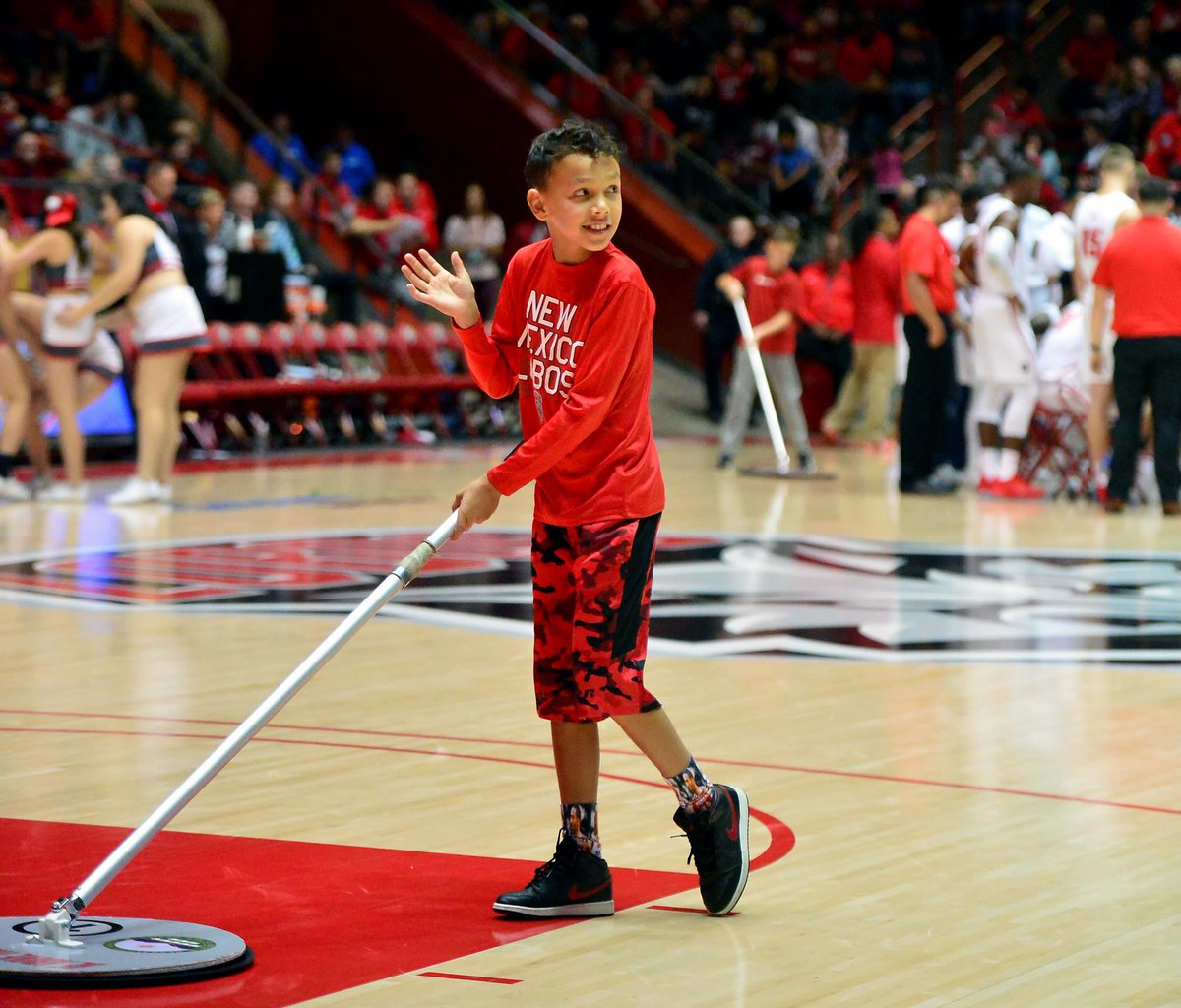 Brandon Mason J.R (@brandonmasonjr1) on Twitter photo I would like to thank <a href="/CoachEricOlen/">Eric Olen</a> for the new Lobo offer. This offer from the new staff <a href="/UNMLoboMBB/">Lobo Basketball</a> means a lot to. #GoLobos <a href="/thegrindsession/">The Grind Session</a> <a href="/coach_bmase/">BRANDON MASON</a> <a href="/mike_murph10/">Michael Murphy</a> <a href="/AlbuquerquePrep/">Albuquerque Basketball Prep School</a> <a href="/krqesports/">Van Tate</a> <a href="/GeoffGrammer/">Geoff Grammer</a> <a href="/DaireseG/">Dairese Gary</a> <a href="/VerbalCommits/">Verbal Commits</a> <a href="/247Sports/">247Sports</a> <a href="/RL_Hoops/">RecruitLook Hoops</a> <a href="/trigonis30/">Dinos Trigonis</a> #2027 I would like to thank <a href="/CoachEricOlen/">Eric Olen</a> for the new Lobo offer. This offer from the new staff <a href="/UNMLoboMBB/">Lobo Basketball</a> means a lot to. #GoLobos <a href="/thegrindsession/">The Grind Session</a> <a href="/coach_bmase/">BRANDON MASON</a> <a href="/mike_murph10/">Michael Murphy</a> <a href="/AlbuquerquePrep/">Albuquerque Basketball Prep School</a> <a href="/krqesports/">Van Tate</a> <a href="/GeoffGrammer/">Geoff Grammer</a> <a href="/DaireseG/">Dairese Gary</a> <a href="/VerbalCommits/">Verbal Commits</a> <a href="/247Sports/">247Sports</a> <a href="/RL_Hoops/">RecruitLook Hoops</a> <a href="/trigonis30/">Dinos Trigonis</a> #2027