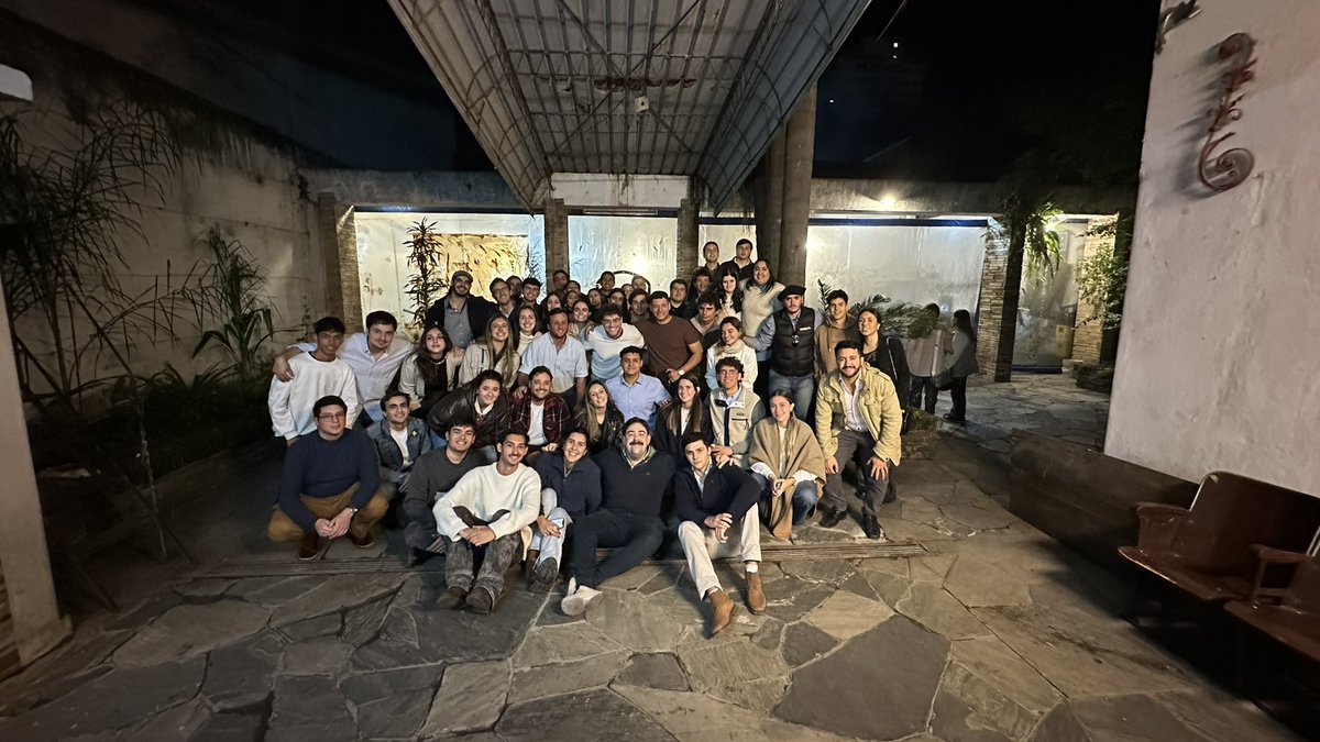 Santiago Brocos Payaslian (@santibrocos) on Twitter photo Con toda la barra de <a href="/CDJ_Montevideo/">CDJ Montevideo</a> sesionamos para reflexionar sobre la gran campaña Departamental y Municipal que hicimos, y ahora miramos para adelante con objetivos claros para hacer en todo Montevideo. Con toda la barra de <a href="/CDJ_Montevideo/">CDJ Montevideo</a> sesionamos para reflexionar sobre la gran campaña Departamental y Municipal que hicimos, y ahora miramos para adelante con objetivos claros para hacer en todo Montevideo.