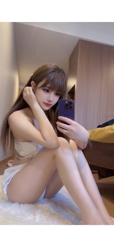 markbr01's tweet photo. 听说男生对穿护士装的女生会有特别的性趣，这是真的吗？
我要不要去弄一套来试试 #角色扮演 #催眠 https://t.co/YcNUhMoJOZ