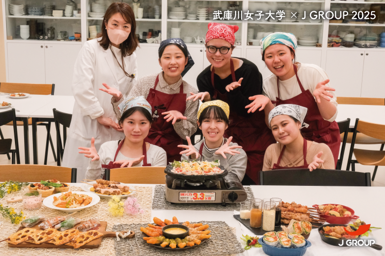 j_group_torijin's tweet photo. 📢#武庫川女子大学 × #JGROUP
2025年の産学連携テーマは〈 #洋食ホームパーティ 〉です🎉

今年も弊社商品の特性を活かしたアレンジレシピが出揃い、着眼点が素晴らしいな～とただいま選考中です✍️

🔻優秀作品は弊社クックパッドにて7月1日一斉公開の予定なのでお楽しみに🎶
https://t.co/cM5KAx8v6z https://t.co/jB41IEFldk
