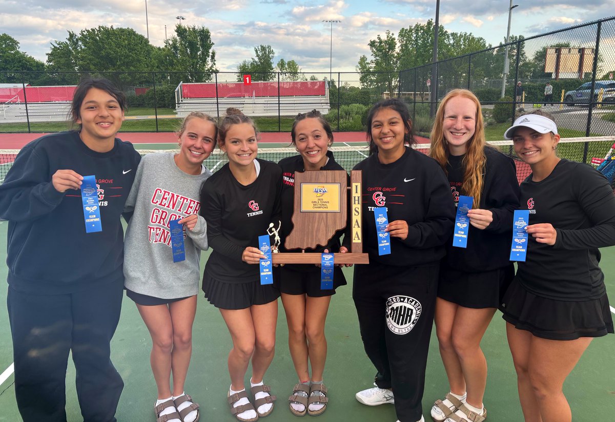CGSportsNetwork's tweet image. CG girls' tennis wins the 2025 Sectional Championship! CG beat Franklin, the three-time defending Sectional champion, 3-2. This is the Trojans' 32nd Sectional. CG hosts the Regional semifinal on Tuesday at 5PM.