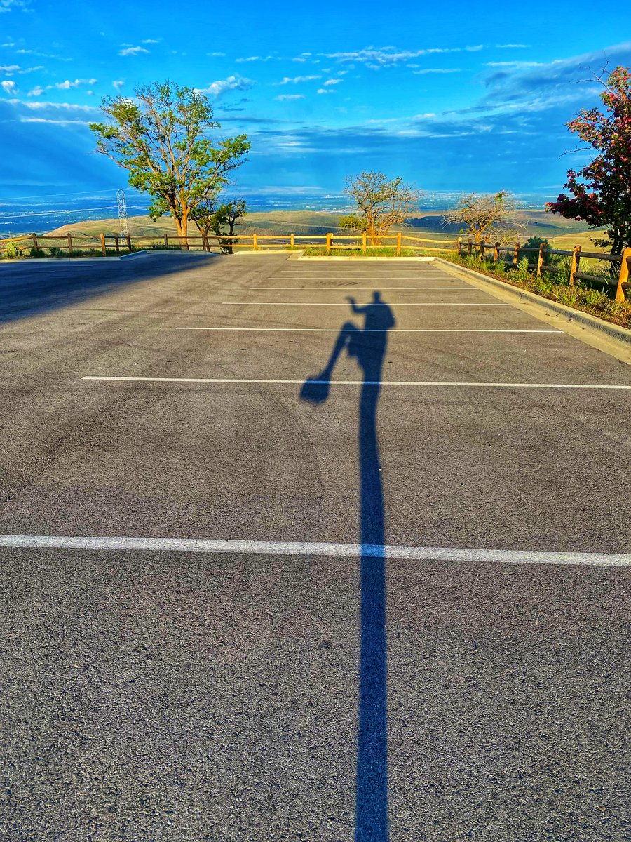 8ntmuch's tweet photo. Today’s photo theme is: Shadow 👥 https://t.co/jHdwYCvCkw