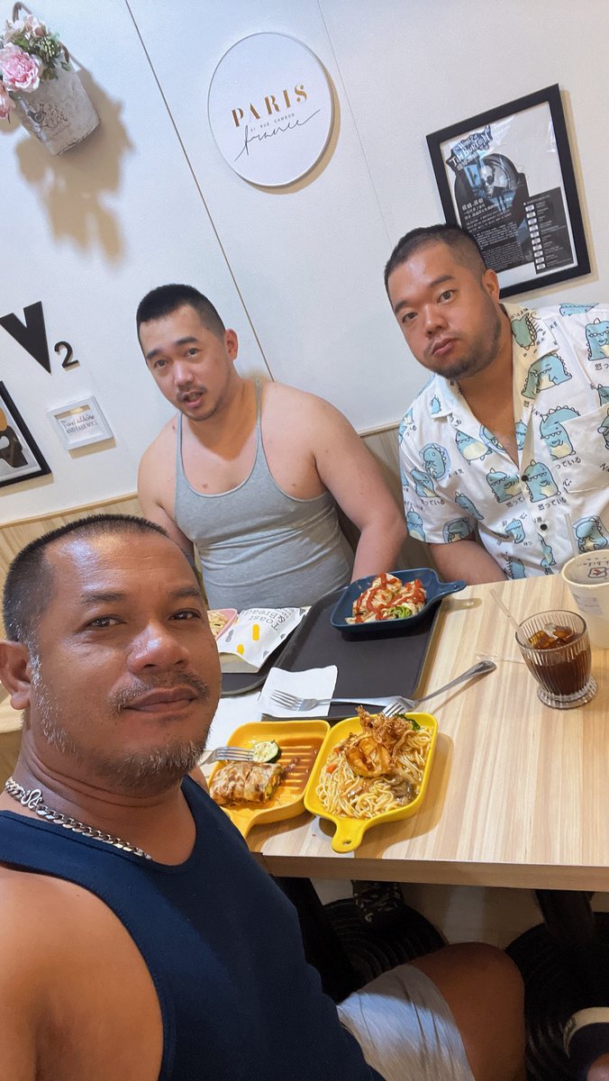 มาเที่ยวไต้หวันครั้งนี้ประทับใจมากๆกับเพื่อนเพื่อนทุกๆคน ที่มีความรู้สึกดีดีให้กับผมของทุกคน หมีๆไต้หวันน่ารักทั้งนั้นเลย 555 #หมีเท่ห์คึกคึก