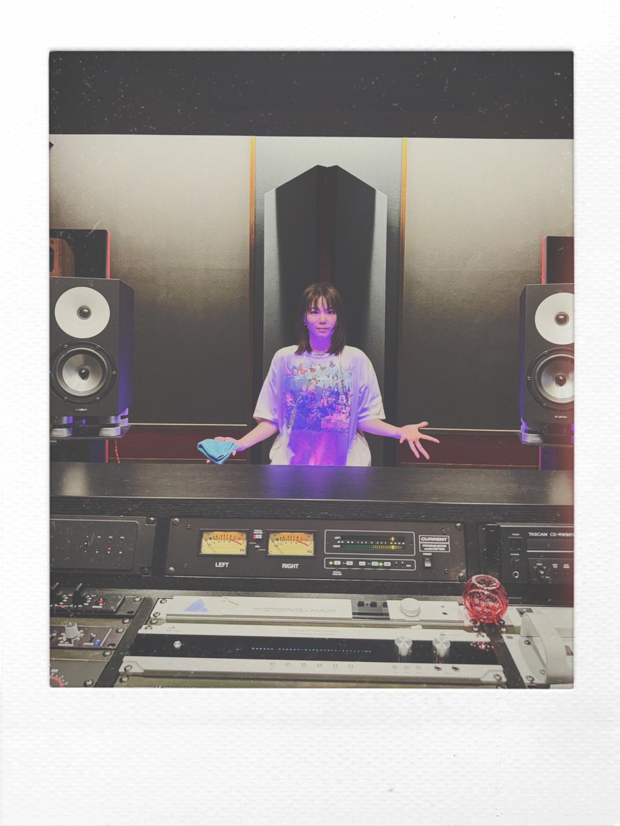 THE_SPLAY's tweet photo. 来月リリースの楽曲のマスタリング無事終了！

マスタリングは、デビュー当時からずっとお世話になっているタッキーさんこと瀧口さんに仕上げていただきました。

これから先ずっと大切に届けていきたい楽曲の一つとなりました。

詳細は来週お伝えするので、楽しみに待っててもらえると嬉しいです！☺️ https://t.co/Ht02Bzay4V