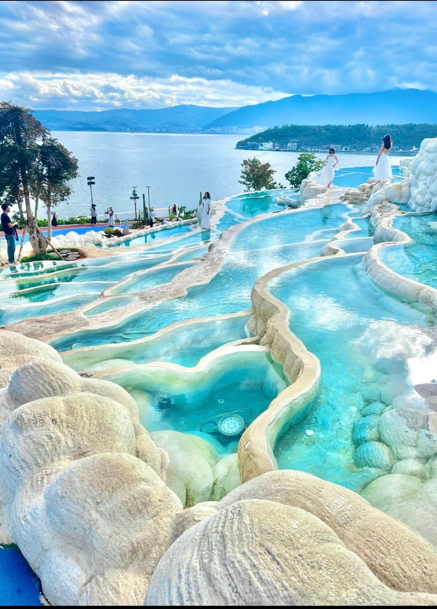 云南大理，仿佛闯进了蓝色童话世界🩵#大美中国