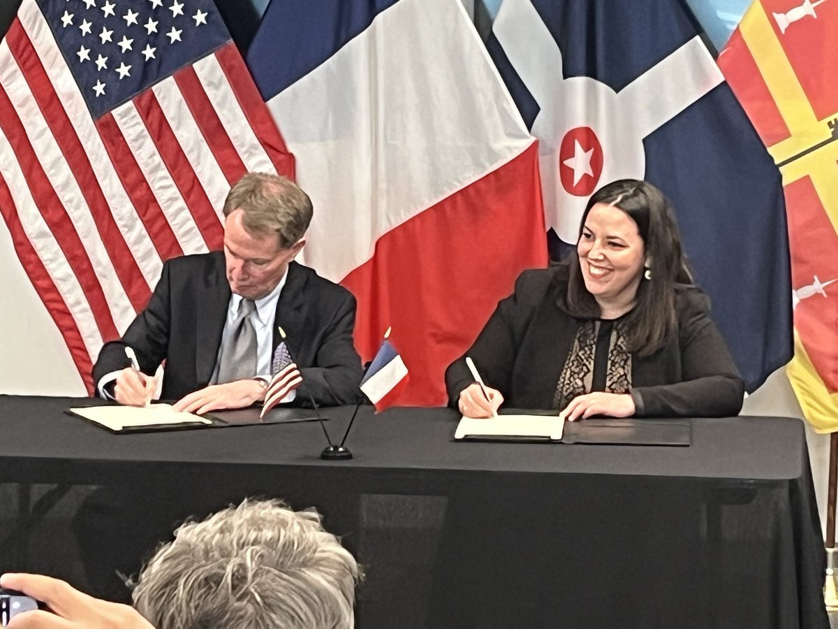 Indianapolis signed a sister city agreement today with Le Mans, France. The cities host 2 of the biggest automobile races in the world, the #Indy500 &amp; 24 Hours of Le Mans.  Indy Mayor Joe Hogsett joined by  the Deputy Mayor of Le Mans, Sophie Moisy, at the <a href="/IMSMuseum/">IMS Museum 🏁</a>.