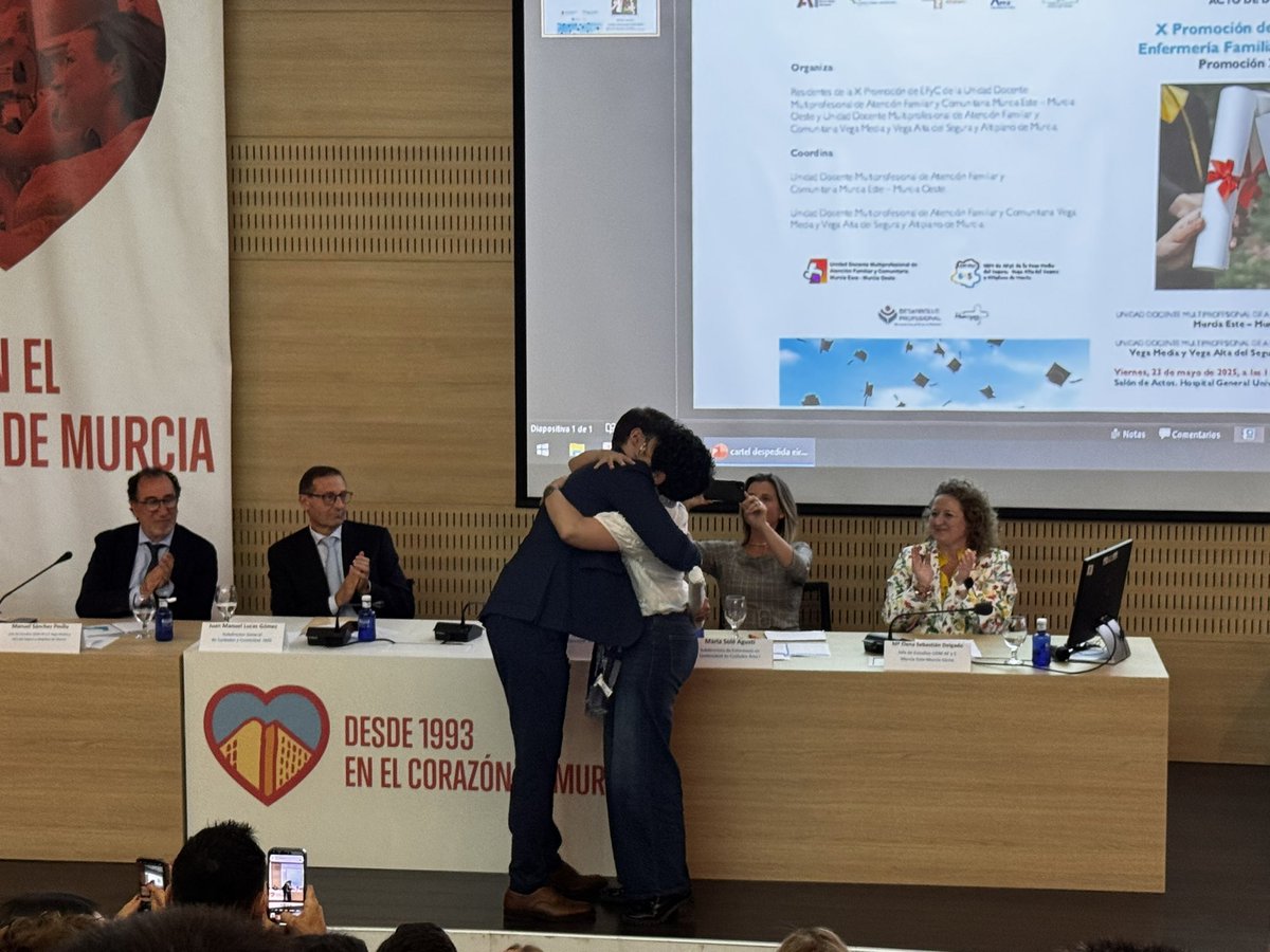 elenaplapla's tweet photo. La Atención Primaria necesita de roles transformadores, con una mirada integral y hacia a calle, donde no solo se ve la patología , se leen emociones y se escuchan los silencios! Hoy a AtenciónPrimaria gana contigo! orgullosa es poco! Te quiero #EFyC #reconocimientoespecialista https://t.co/N1ijIR4LqH