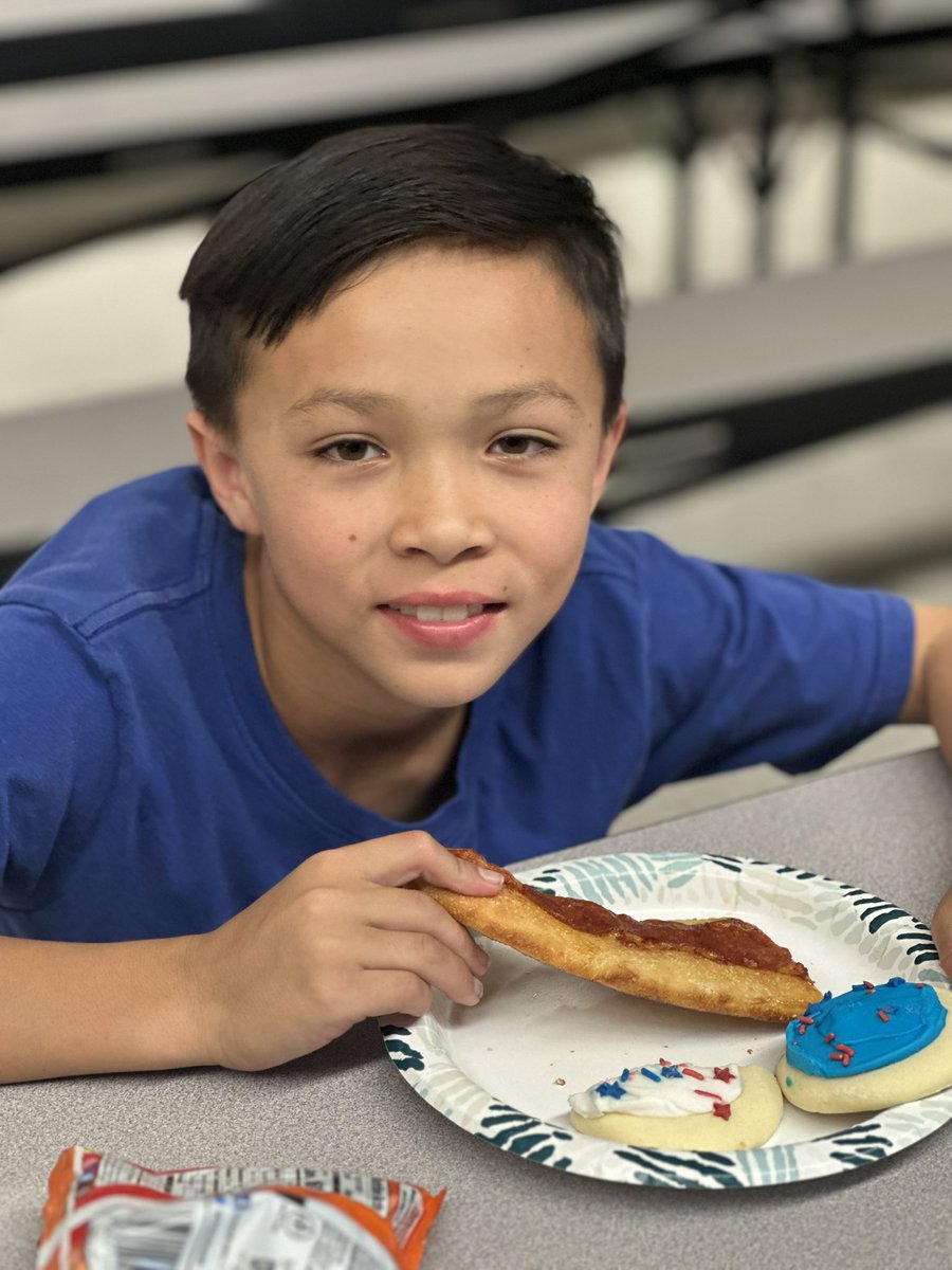 El Cerrito School (@elcerritolhcsd) on Twitter photo Lunch with the Principal ⭐️Proud of these 100 PAW Pride ticket recipients 🐾💙🐾 <a href="/LHSchools/">La Habra Schools</a> #lhcsd Lunch with the Principal ⭐️Proud of these 100 PAW Pride ticket recipients 🐾💙🐾 <a href="/LHSchools/">La Habra Schools</a> #lhcsd