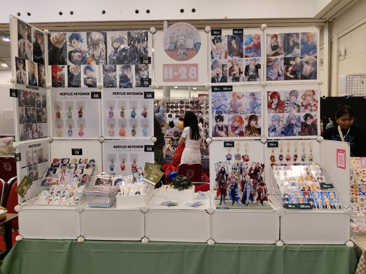 We're here!! ⭐H-28 ⭐
#CFXX #CFXXcatalogue