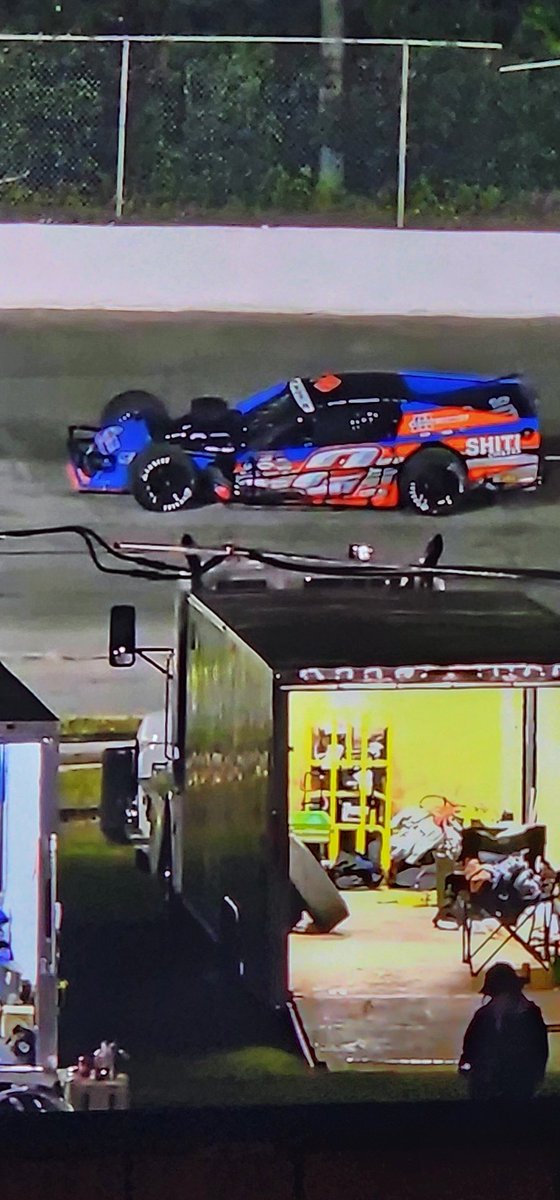 Finally made it home to see the last few laps of the race and then the red flag flew. <a href="/RyanJNewman/">Ryan Newman</a> is currently in 2nd so I'm hoping to see him take 1st when it goes back to green. 
#ElbowsUp #GetAfterIt