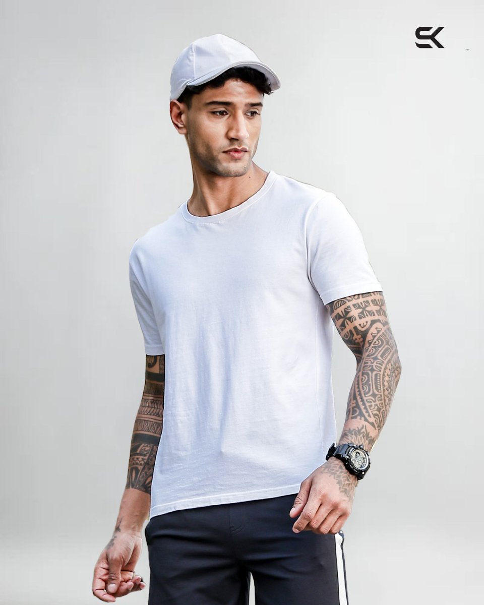 oneskyclothing's tweet image. Clean. Confident. Uncomplicated!One Sky — where minimal meets muscle.#OneSkyStyle #ModernBasics #StreetStyleMen #EverydayFit #MinimalLook #UrbanWear #MensEssentials #CleanAesthetic #TattoosAndTees #StyleInSimplicity