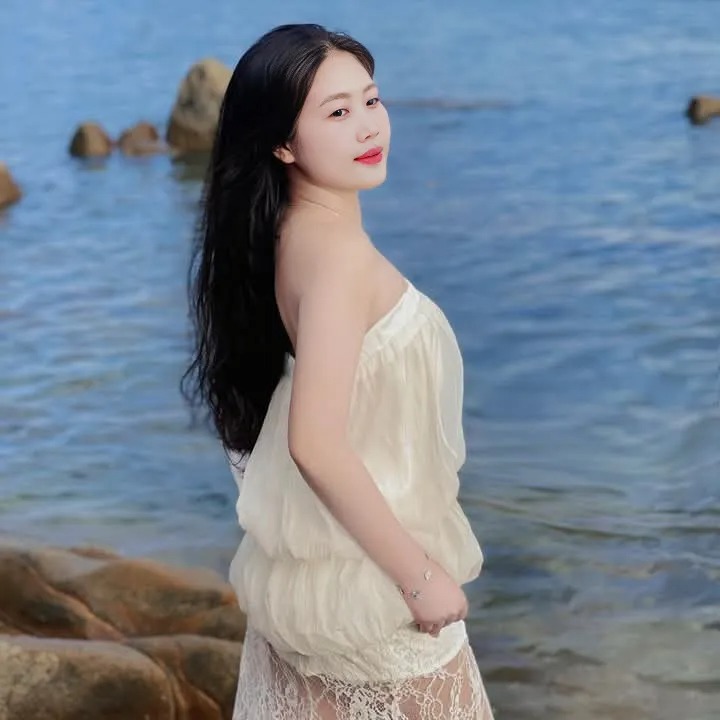 hachiny_'s tweet photo. Hi ! ông nào có hứng thú với lồn chưa dậy thì 2k10 của con em họ tui nữa không kh?? Còn nhỏ nhưng nó cũng dâm lắm, muốn ng khác ngắm lz nó 🤣
Ai muốn xem thả ❤️ cmt  tui gửi trong hộp thư https://t.co/tb3PUClP9g