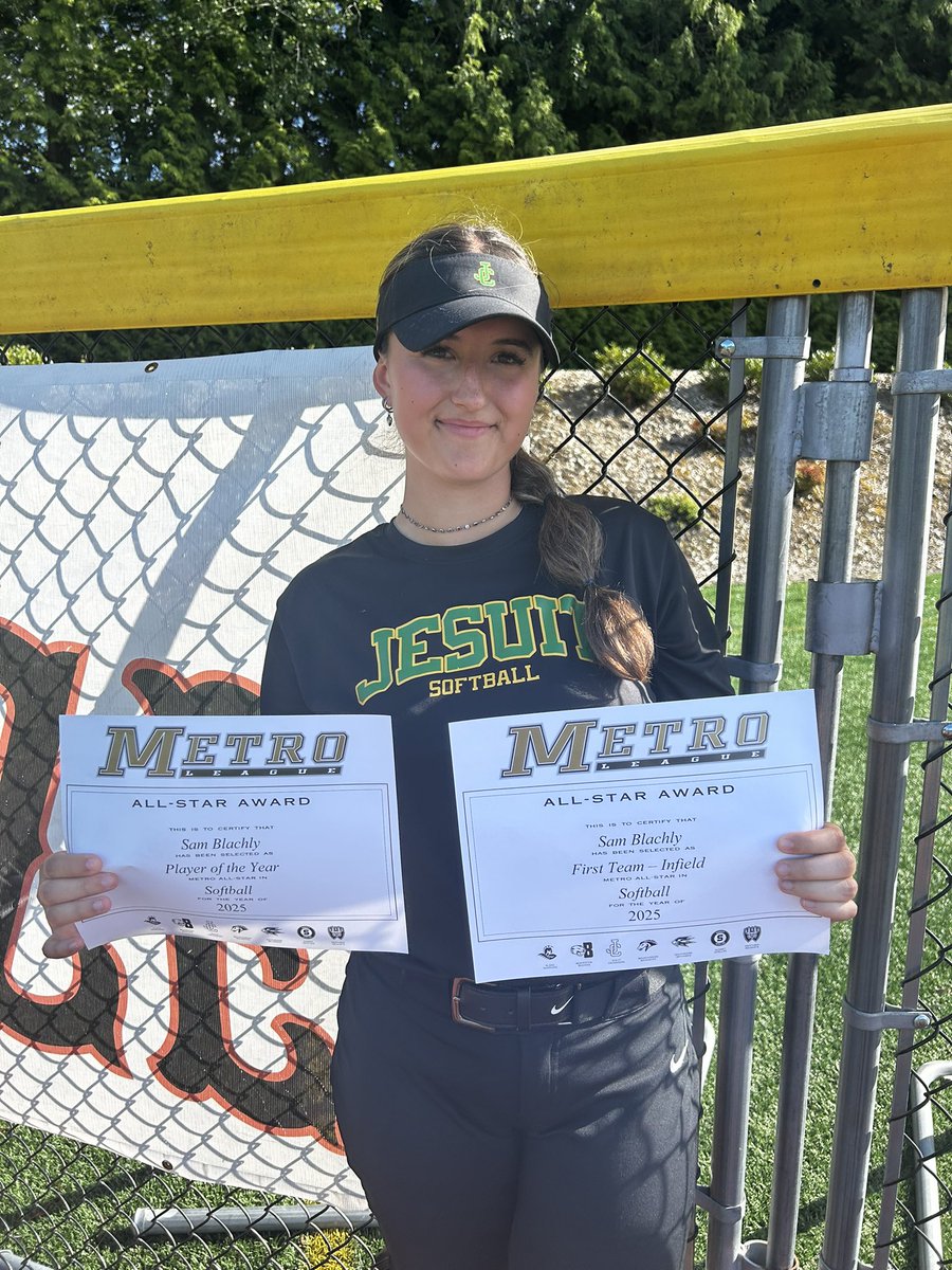 Samblachly19's tweet photo. Senior season 6A softball awards: 
Metro League Player of The Year 
1st Team All League- Infield 
Going into playoffs strong. Go Jesuit!!! 
@JesuitSoftball @SanJoseStateSB 
@CoachAaronMoore @T_GILS33 @Coachhump13 @OregonBlaze https://t.co/ZVbK9lQjkw