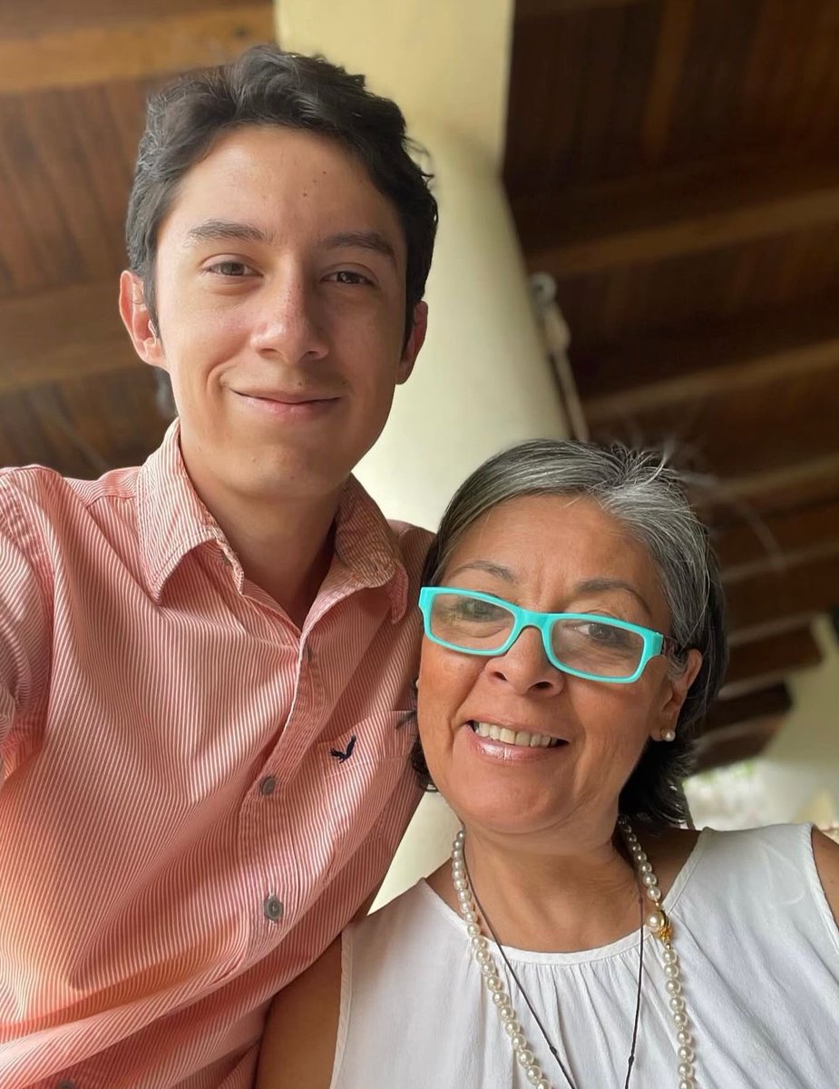 sntpvenezuela's tweet photo. #AHORA | La Sra. Gladys Mogollón, madre del periodista Carlos Marcano -detenido este #23May en Caracas- pide saber dónde está su hijo.
"Mi hijo es inocente y no está involucrado en ninguna acción terrorista. Exijo conocer su paradero y que lo pongan en libertad" https://t.co/yTa7cGAhJY