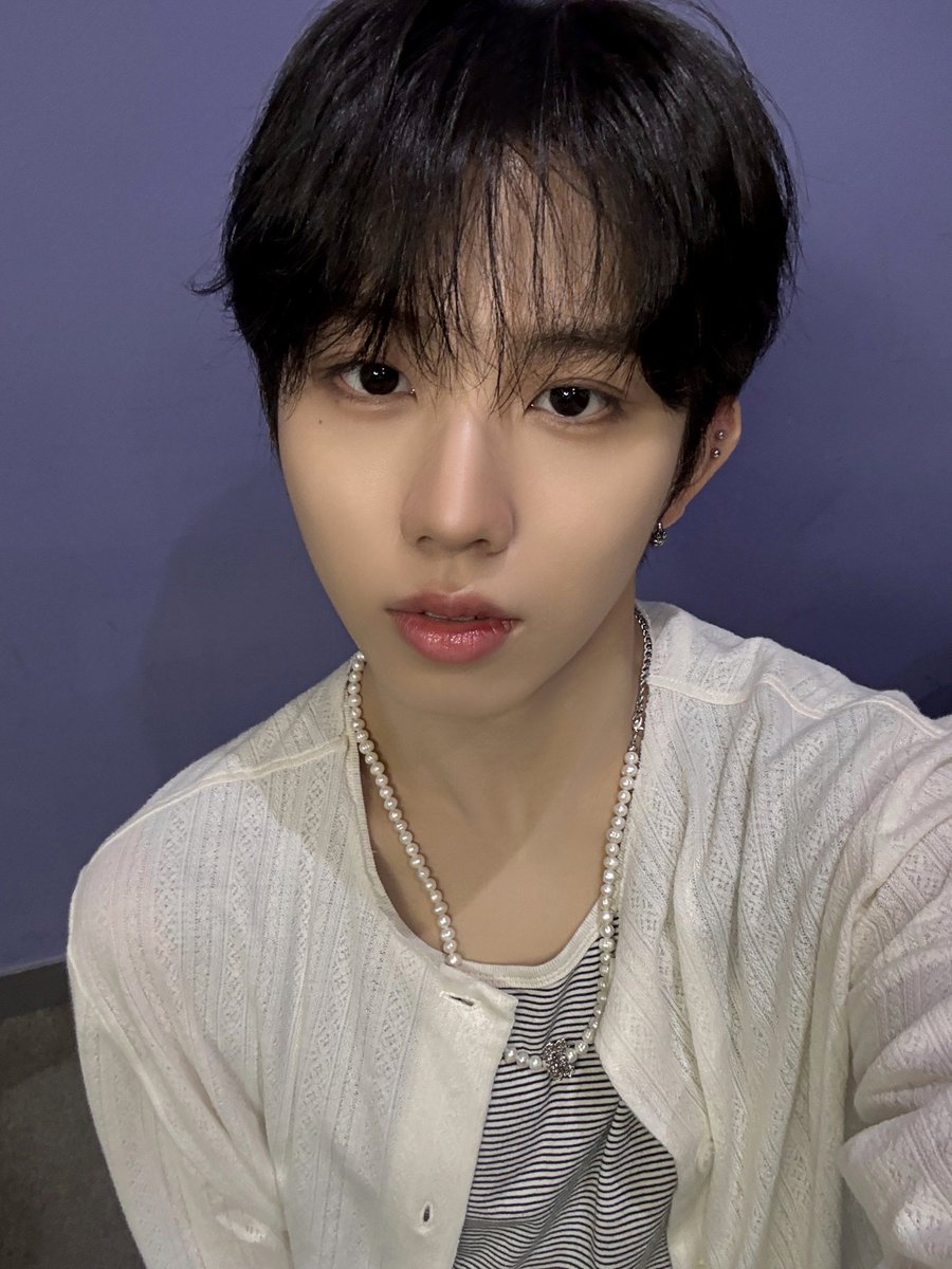 오랜만에 셀카 

#8TURN #에잇턴 #エイトターン
#윤규 #YUNGYU #ユンギュ