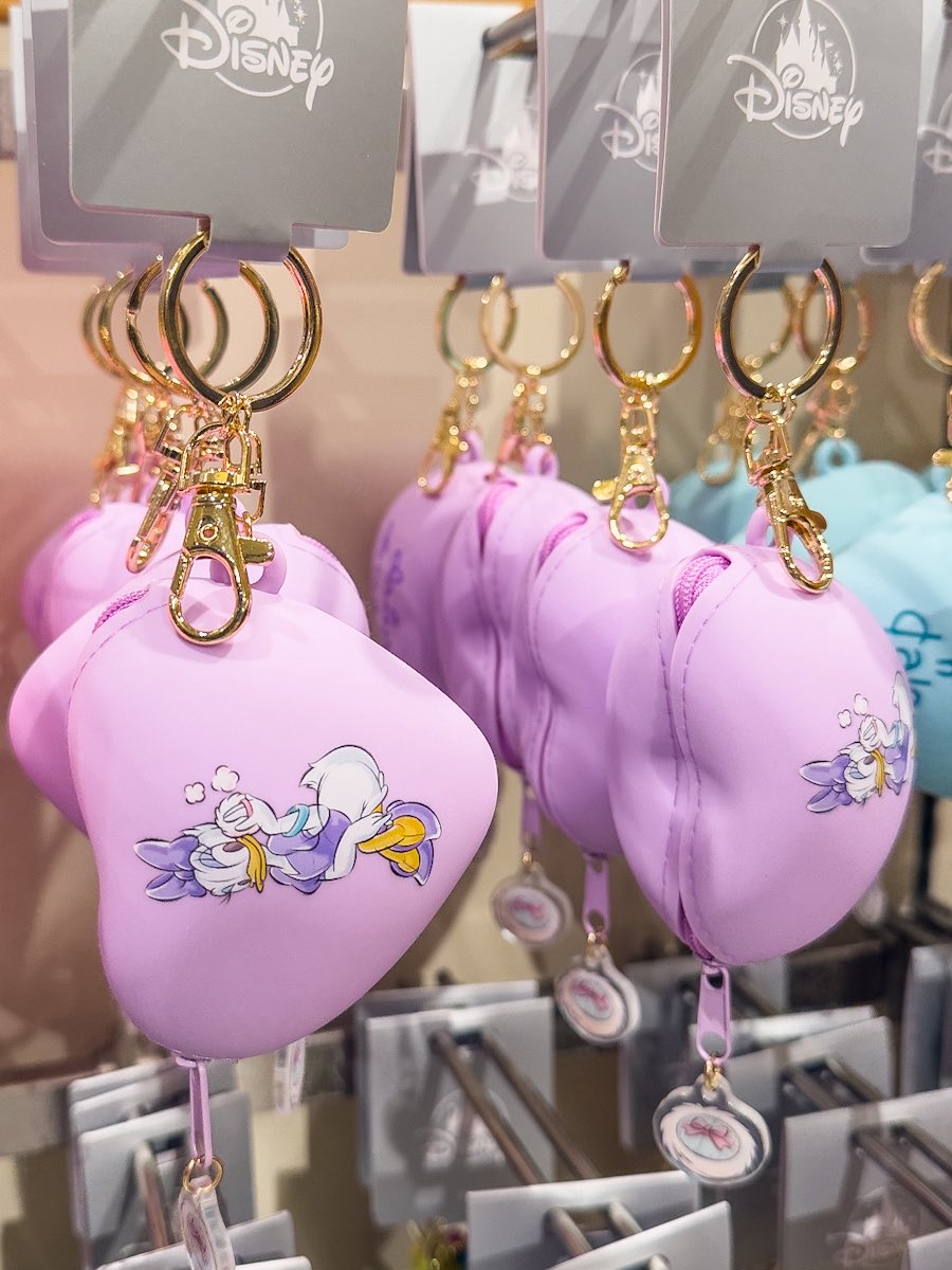 かわいいハート型！ ディズニーストア お化粧するミニー、デイジー