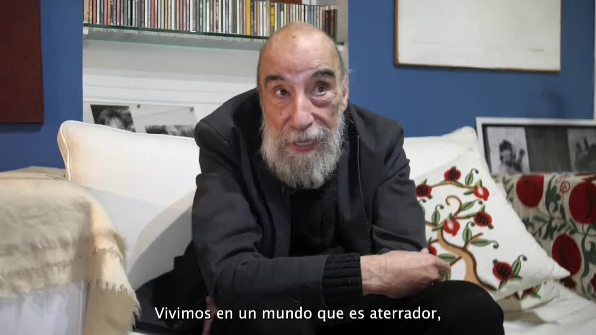 "La poesía es la esperanza de lo que no tiene esperanza".

Raúl Zurita.