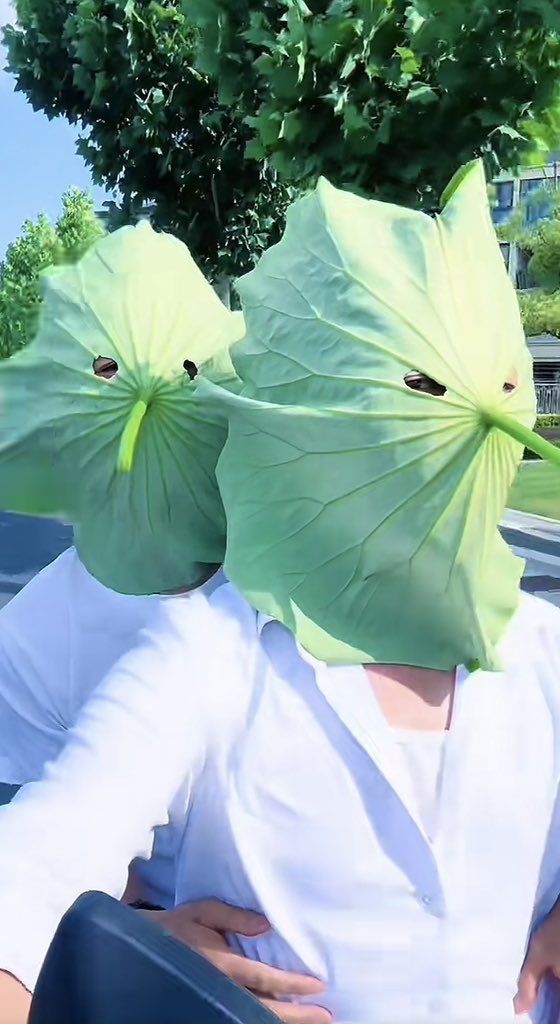 #MangoMan 😃🤩🤪
#Lahore
#KindnessMatters💕
#Kindle日替わりセール
#lifeisstrange
#BeHappy
What is passing by is not time, it is life... 😇🤪😄💕
Hi every one happy days are the best days in life.