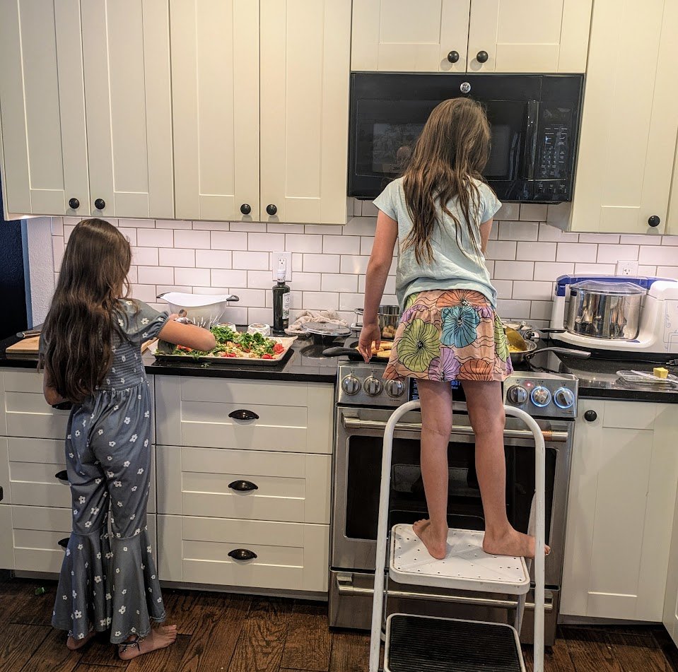 Claire Honeycutt | ClarifiED 🕊️❤️ tweet media