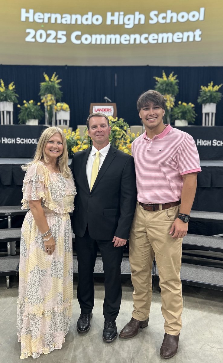_duanecase's tweet image. We had a great graduation tonight. Thanks to my support staff. I could not do it without all of you.