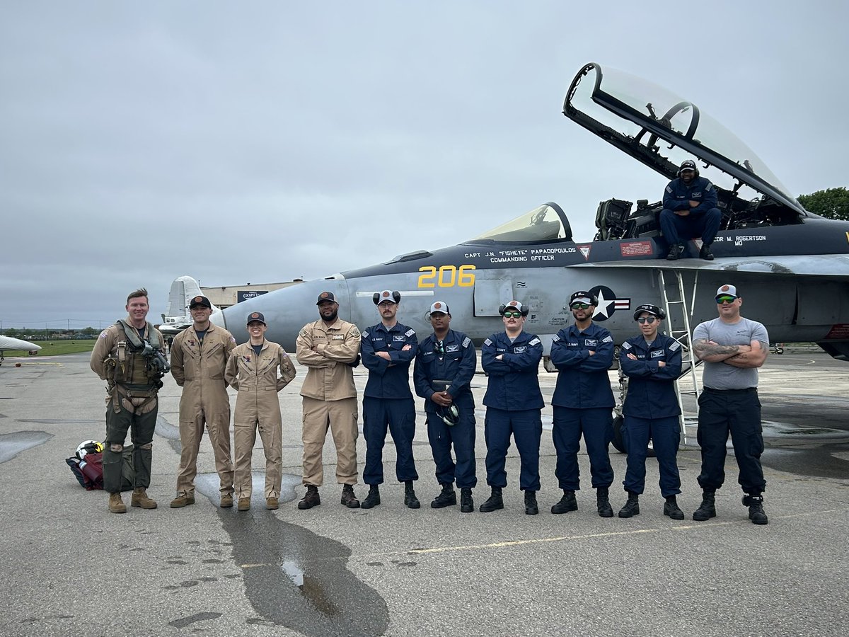 We were honored to welcome the U.S. Navy Growler Team as they landed on Long Island ahead of the <a href="/fourleaffcu/">FourLeaf Federal Credit Union</a> Air Show this weekend at Jones Beach! 

📸: Long Island State Parks &amp; Katy Dara 

#memorialdayweekend #MemorialDay #longisland #usnavy #longislandsummer #publicrelations