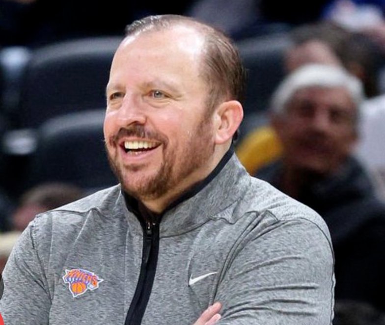 MJGUTI69DAVID's tweet photo. #TiempoDePlayoffs
@RamonFdezEs @Sanchez4nba 
Tom sonriendo...
¿Realidad o ficción/Photoshop? https://t.co/ezhvMAW3N8