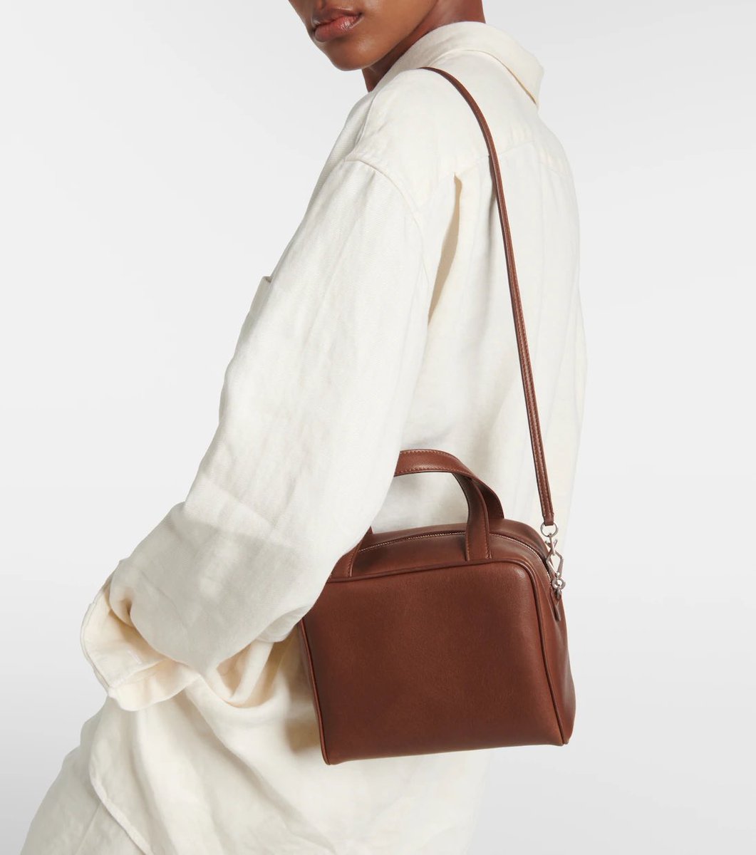 크로스로 메고 다니면 너무 귀엽잖아