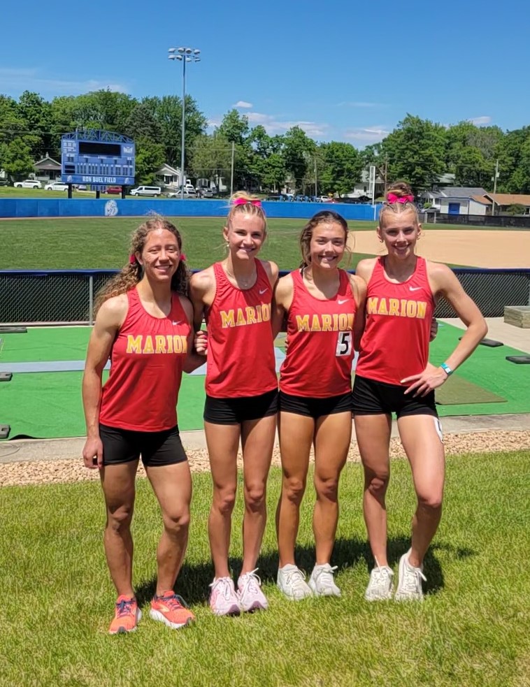 4x400 smashed the school record and are moving onto Finals tomorrow! 3:55.77

Jayda Carnes, Hayden Dietz, Addison Dabroski, Avery Case

#Marion #Wolves #TrackAndField #State