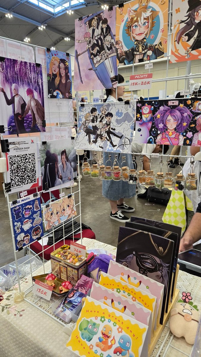 syaranexx's tweet image. Come visit our booth guyss!! ✨️🌱