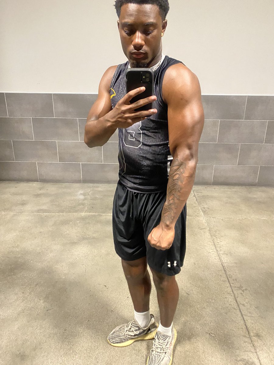 iam_justinn6's tweet image. Love the weight room 💯 I practically live here y’all come get dawg who love to work on and off the field and in the classroom !!! #AGTG #Cornerback #Nickel