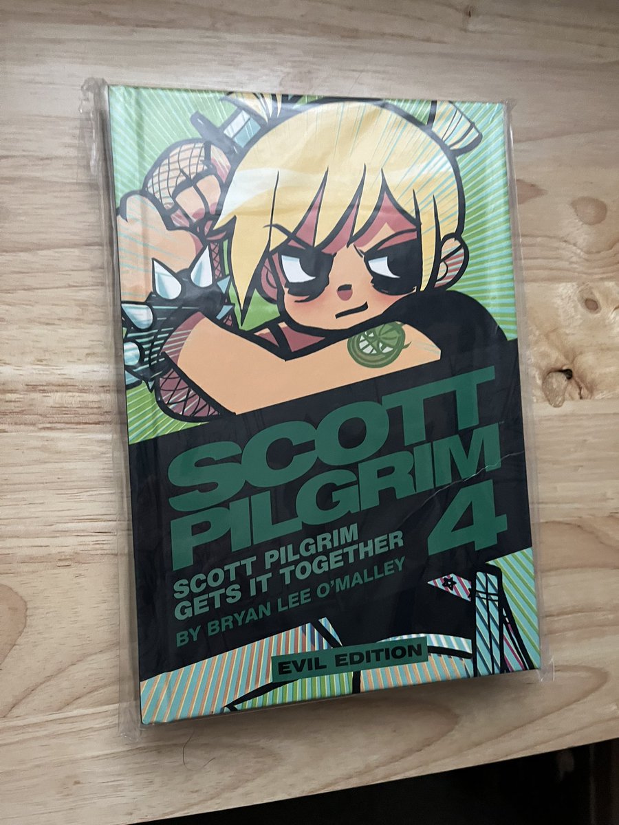 UndecidedMarkus's tweet image. I finally own a rarity. Roxie Richter edition. #ScottPilgrim