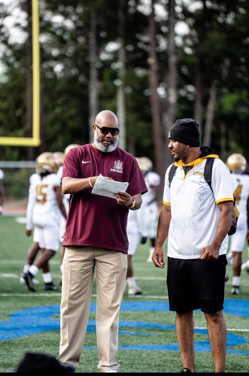 Talking about some recruits with my dog Detronn!! One of my receivers when I played Arena Football and was our Receivers Coach when I was the Offensive Coordinator at MLK.. He's currently the OC at Lithonia High School. #KingNation