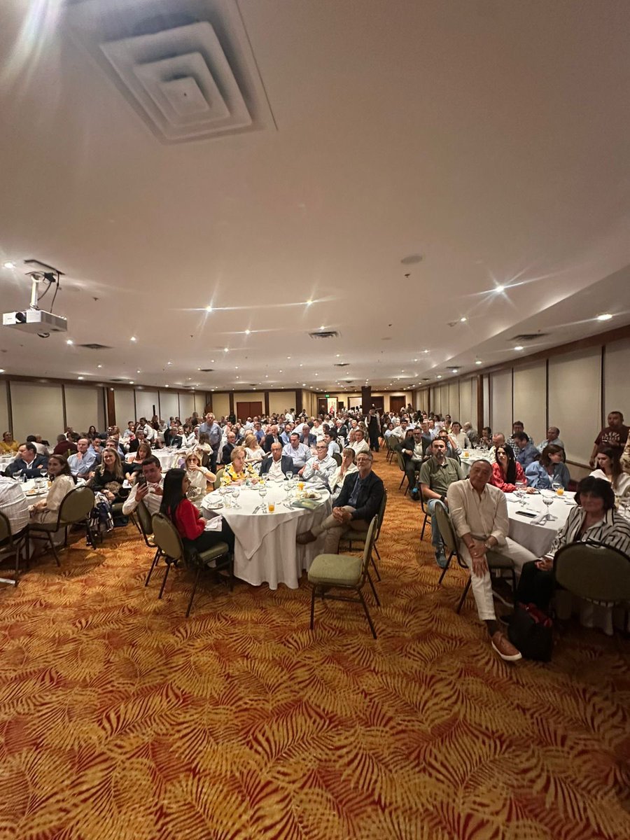 kikecabralesCD's tweet image. Hoy con empresarios en Cali, acompañamos a nuestros precandidatos y al presidente Uribe. Mañana los esperamos en el séptimo foro del @CeDemocratico para hablar sobre seguridad y paz. 🇨🇴🙌🏼
#seguridad #colombia #Cali #Uribe #KikeCabrales #EnElCorazón