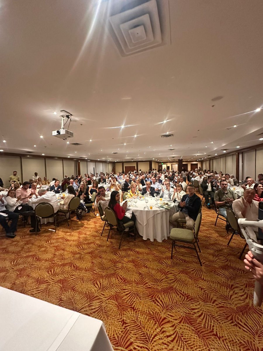 kikecabralesCD's tweet image. Hoy con empresarios en Cali, acompañamos a nuestros precandidatos y al presidente Uribe. Mañana los esperamos en el séptimo foro del @CeDemocratico para hablar sobre seguridad y paz. 🇨🇴🙌🏼
#seguridad #colombia #Cali #Uribe #KikeCabrales #EnElCorazón