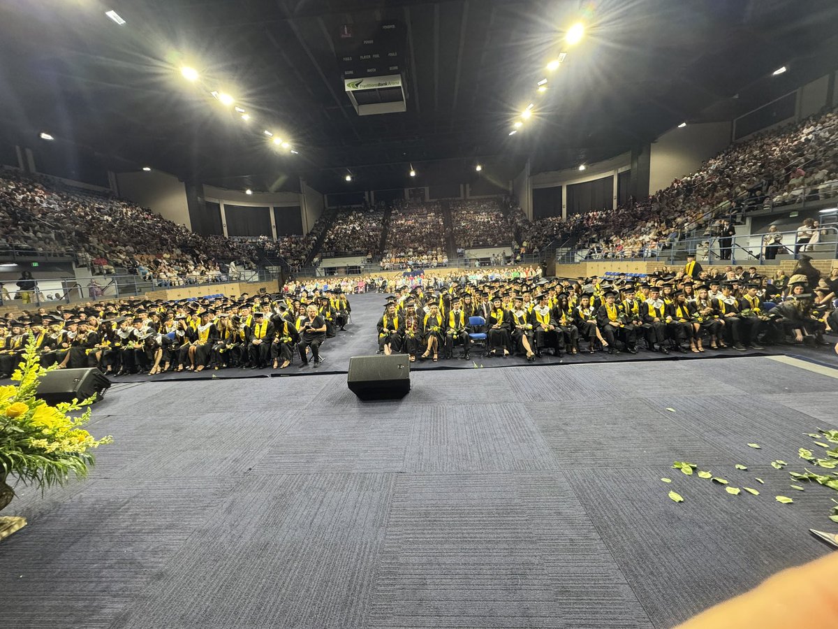 AIMEE BATES tweet media