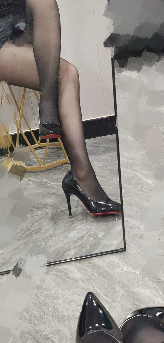 mg66669999's tweet photo. 🖤
#女s #四爱女s #黑丝腿控 https://t.co/kM6I1wTQE6