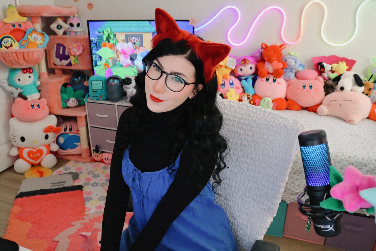animal crossing island tour + olivia cosplay 

then some destiny 2 pvp 🐈♥️

twitch.tv/calamitykait