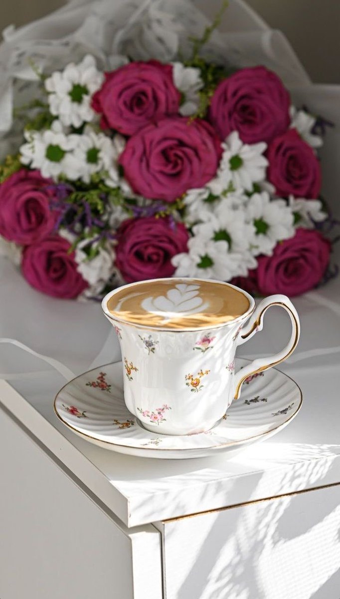 كُلنا يَاربّ، كُلنا بلا استثناء، أن يُصاحبنا الجّبر 
كرفيق عَزيز، لا يُغادرنا الدَّهر كُله✨🌸 #صباح_الخير