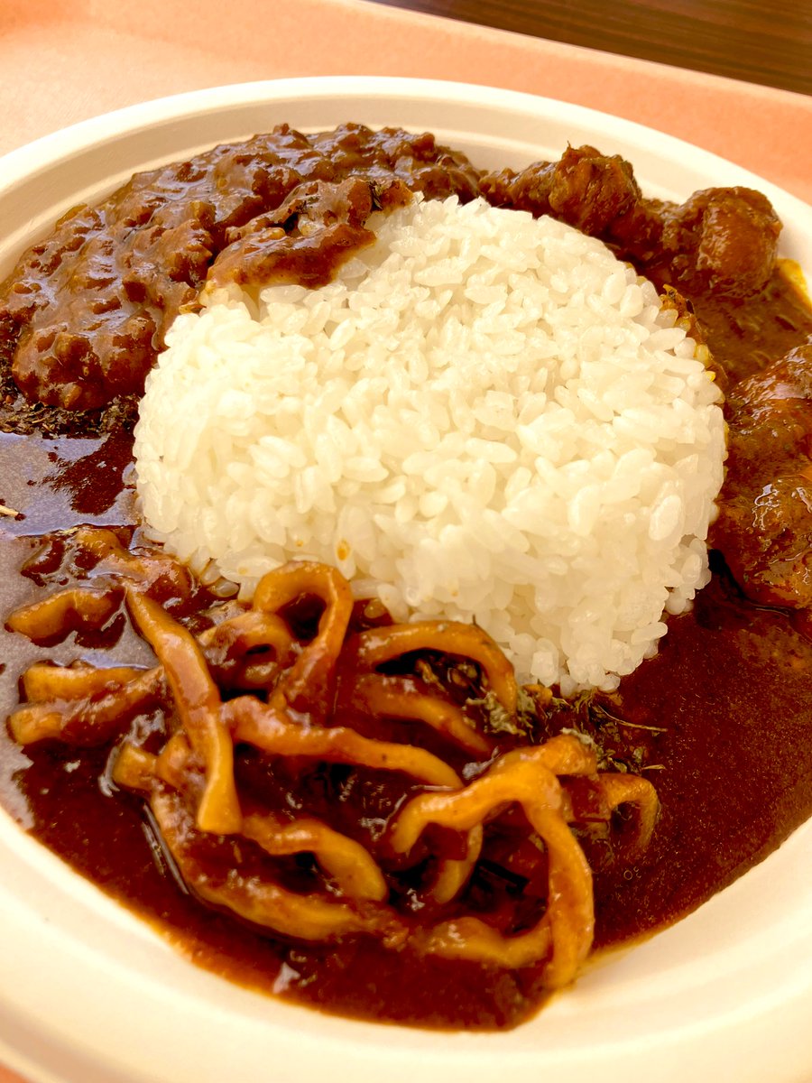 とーしん (@toushin46) on Twitter photo 華麗なる王国(<a href="/sp_currykingdom/">札幌カリーキングダム</a> )にて
・左上:Nicomaruのキーマカレー(優しいお味☺️)
・右上:まるせのチキンカレー(ゴロっとチキンが良い)
・下:harrapiのカシミール(え?麺入りだと!?)
全部美味しゅうございました!
#札幌カリーキングダム 華麗なる王国(<a href="/sp_currykingdom/">札幌カリーキングダム</a> )にて
・左上:Nicomaruのキーマカレー(優しいお味☺️)
・右上:まるせのチキンカレー(ゴロっとチキンが良い)
・下:harrapiのカシミール(え?麺入りだと!?)
全部美味しゅうございました!
#札幌カリーキングダム
