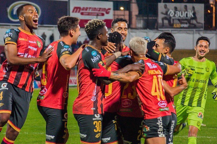 fs_data's tweet photo. #DCuenca está a 1 punto de igualar su mejor rendimiento en una primera etapa (15 fechas) de #LigaPro 🇪🇨 desde 2019 🚨
2019 - 19 puntos
2020 - 8
2021 - 16
2022 - 21 ✅
2023 - 21 ✅
2024 - 16
2025 - 20 👀
Si triunfa 🆚 #UCatólica en la fecha 15, será su mejor mitad de torneo. https://t.co/P0ukiALpfP