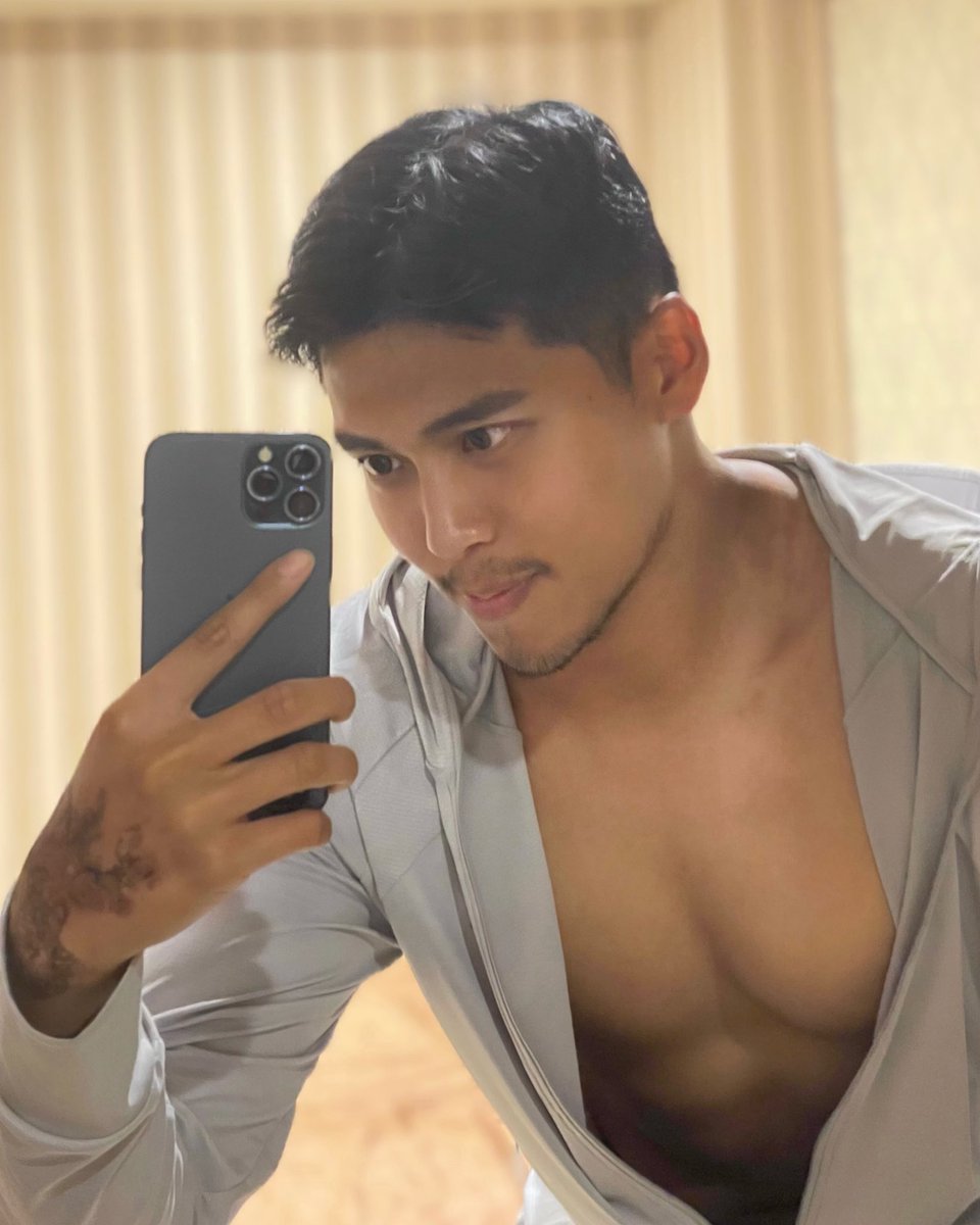 我在台中服務台中台中😂
南部目前沒有計劃因為沒有很多人問
台北七月可能會安排看看
舒壓按摩預約請加
官方line :  @995ueysb