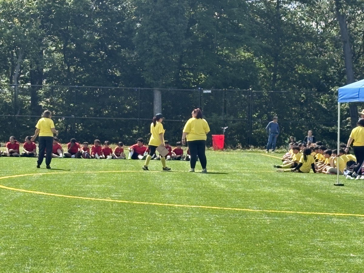 SS_MS_Adelphi's tweet photo. Next Generation of Bobcats | 5th grade celebration⚽️ https://t.co/Xhr26xhoHh
