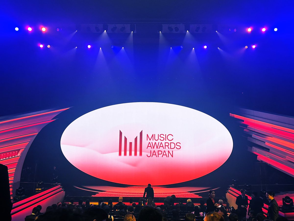 【MUSIC AWARDS JAPAN 2025】

日本音楽業界の歴史的な瞬間、
まさに日本版グラミー賞！

AI×Awich×NENE×MaRIの力強いコラボは、Jessie J×Ariana Grande×Nicki Minaj の「Bang Bang」を彷彿とさせたよね。

人生初！レッドカーペットも歩いたよ👏

#musicawardsjapan 
#MAJ