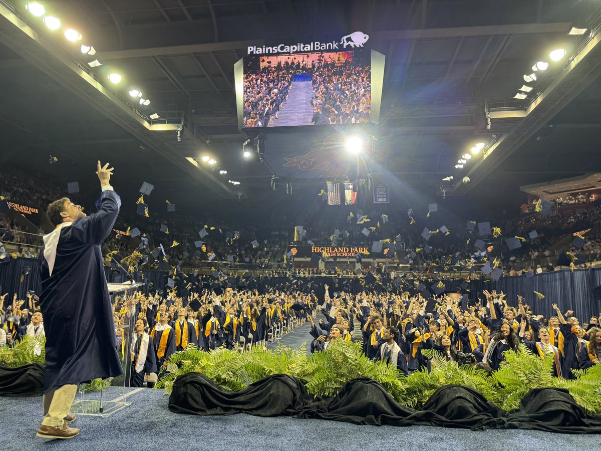 DrRockwood's tweet image. Congratulations Class of 2025! 🎓 #HPISD