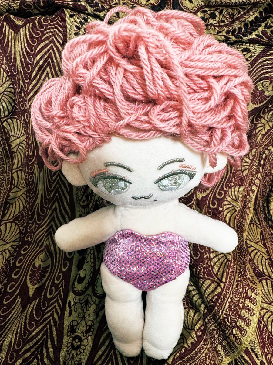 今日はWOWOWで年女の逆襲と不惑の余裕が放送されますね❣️

こちらユニコーン🦄林檎🍎女史のコスチュームを着た推しぬい417ちゃん（2号）です。

#椎名林檎
#年女の逆襲
#ファンアート
#推しぬい