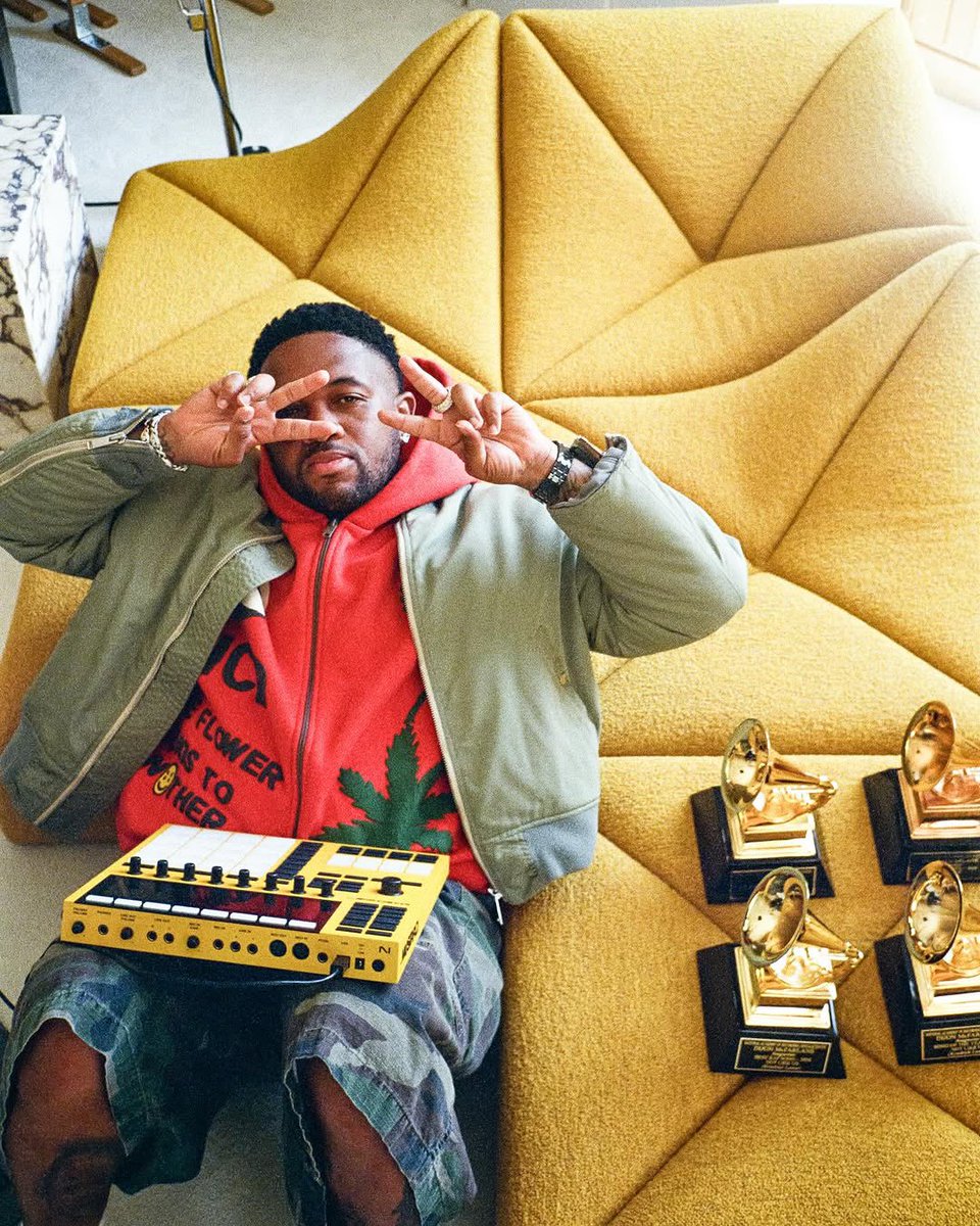 Sean Momberger (@seanmakesbeats) on Twitter photo 