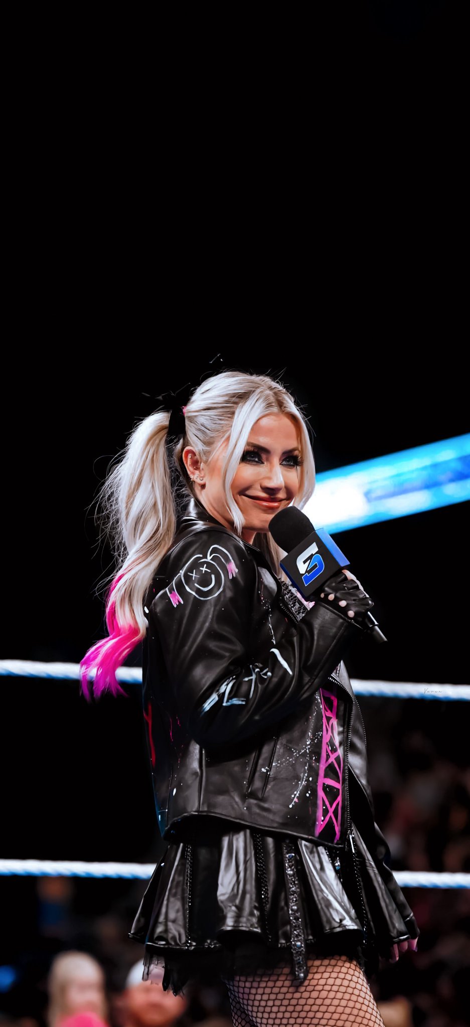 ALEXA BLISS AVIREX ブルゾン GrrwbR6W8AAv8rP.jpg:large