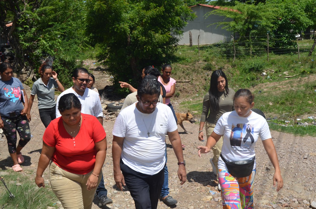 💪 Carrizo 2 es ejemplo de lucha y perseverancia.
Nos encontramos con una comunidad que no se rinde, que pide con dignidad y trabaja con esperanza.
Gracias por mostrarnos una vez más que la fuerza de Choluteca está en su gente sencilla pero grande de corazón.
#Choluteca