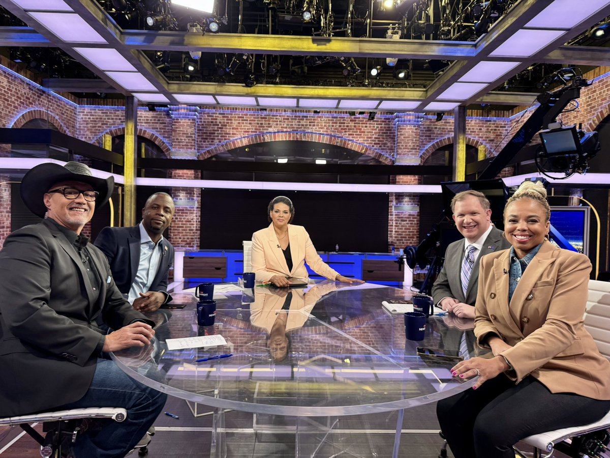 Great <a href="/CNN/">CNN</a> show tonight with this crew! <a href="/sarasidnerCNN/">Sara Sidner</a> <a href="/jemelehill/">Jemele Hill</a> <a href="/PeteSeat/">Pete Seat</a> <a href="/MelikAbdul_/">Melik Abdul</a> and don’t worry <a href="/abbydphillip/">Abby D. Phillip</a> we didn’t break anything I promise!